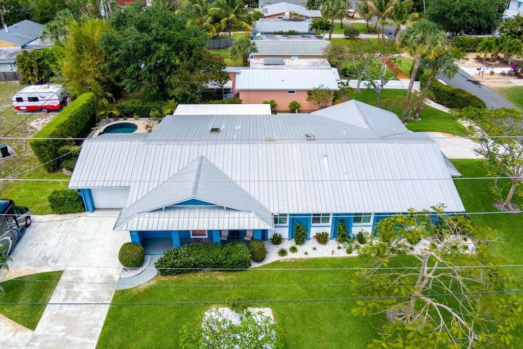 Photo of 292 SE Monterey Avenue, Stuart, FL 34996 (MLS # R10794383)