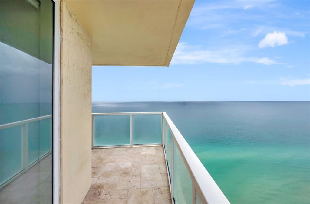 La Perla - Residential Lease