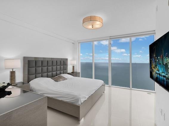 La Perla - Residential Lease