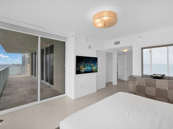 La Perla - Residential Lease