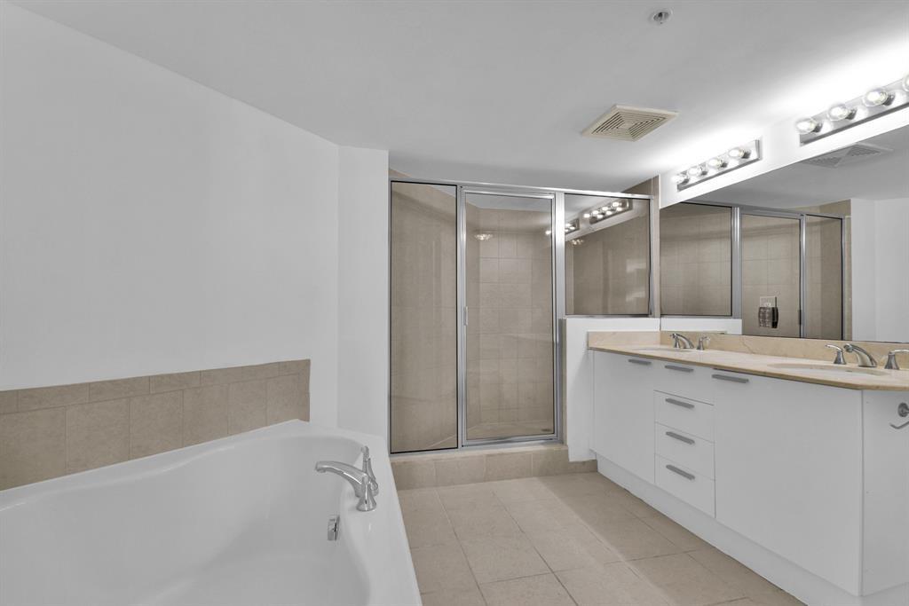 La Perla - Residential Lease