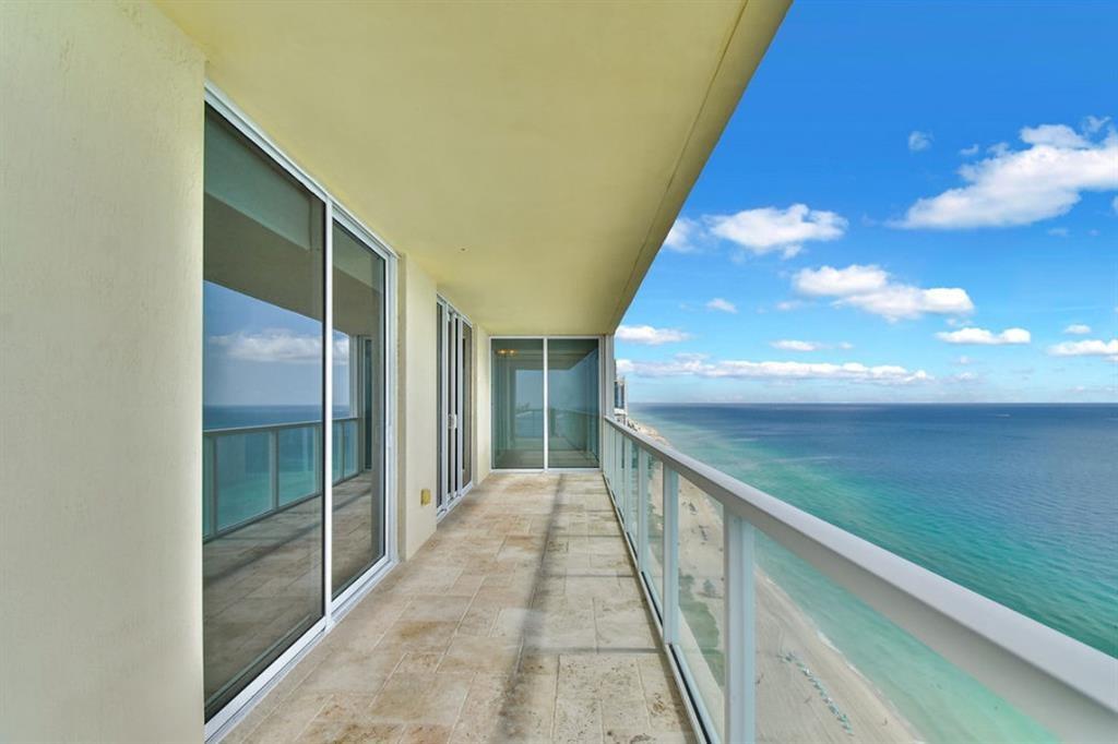 La Perla - Residential Lease