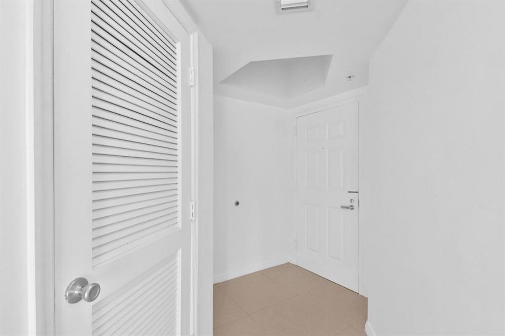 La Perla - Residential Lease