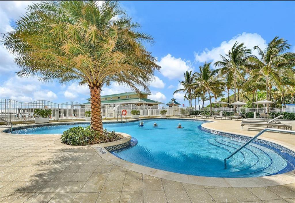 La Perla - Residential Lease