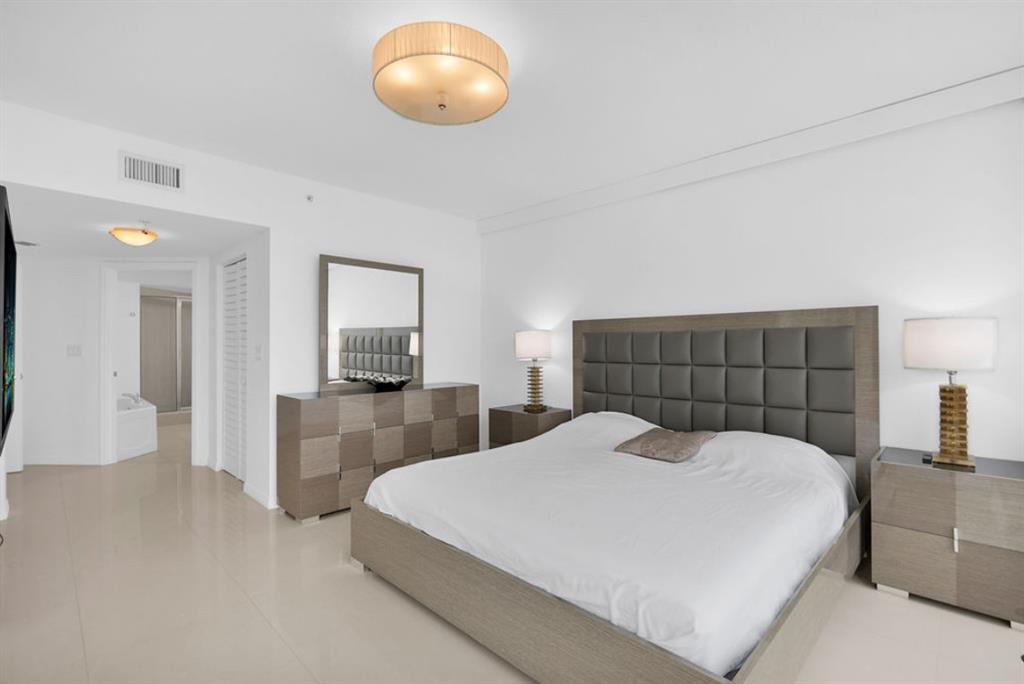 La Perla - Residential Lease