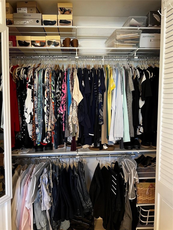 YACHT VIEW CONDO - Residential