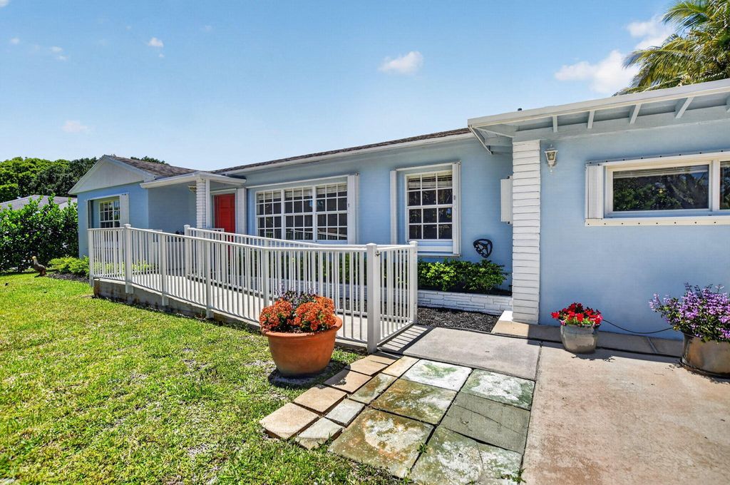 Photo of 277 NW 3rd Court, Boca Raton, FL 33432 (MLS # B26018078)