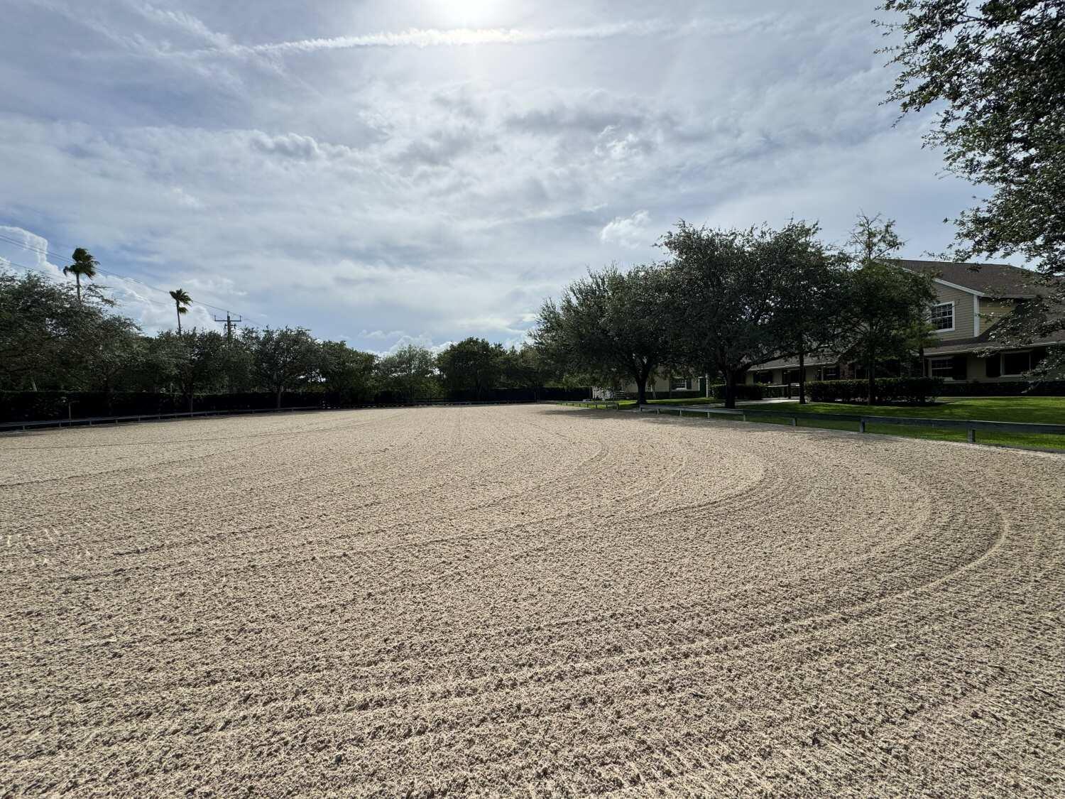 SADDLE TRAIL PARK OF WELLINGTON - Residential