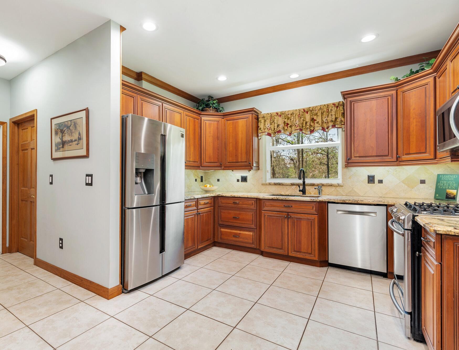 SADDLE TRAIL PARK OF WELLINGTON - Residential