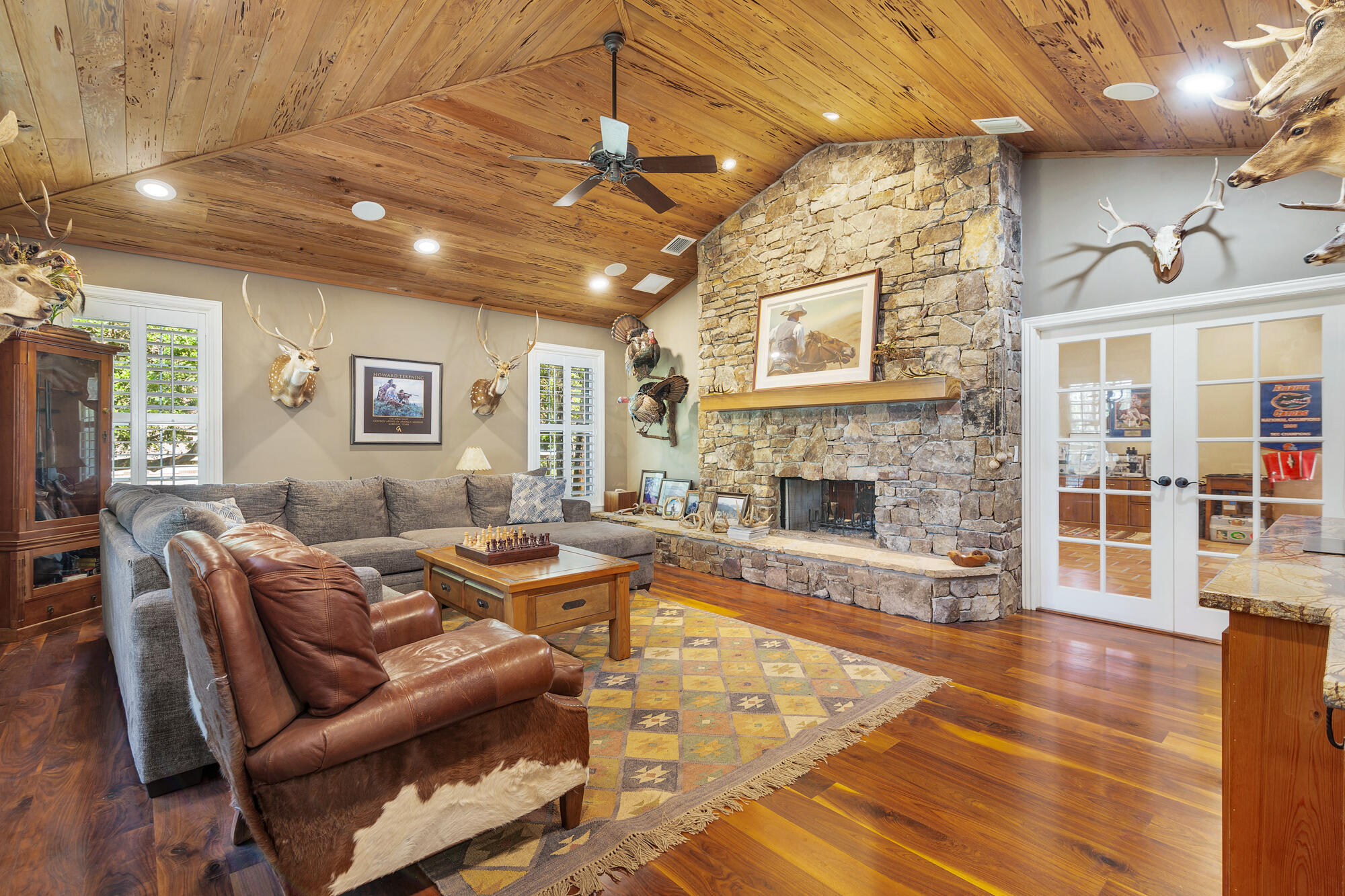 SADDLE TRAIL PARK OF WELLINGTON - Residential