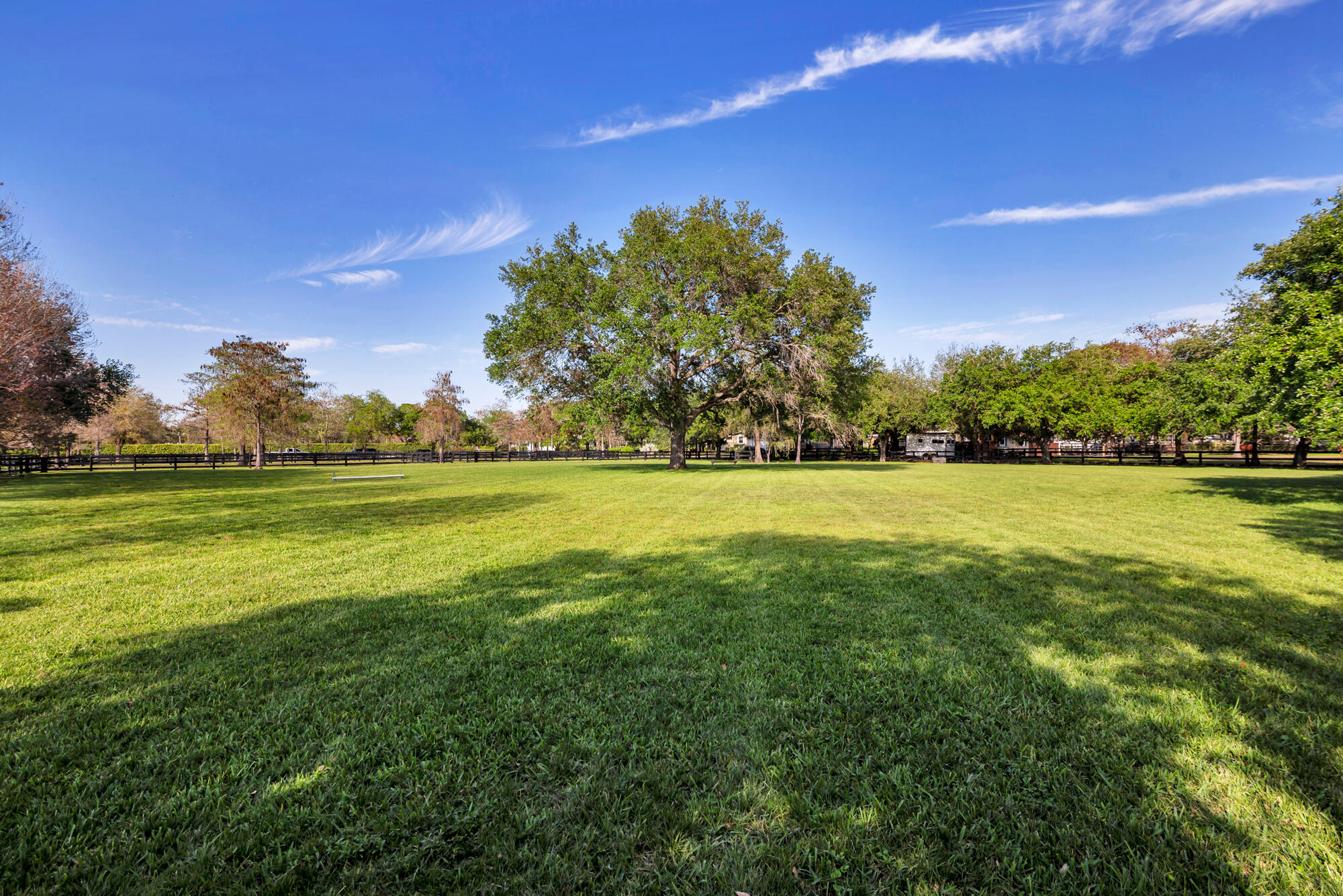 SADDLE TRAIL PARK OF WELLINGTON - Residential