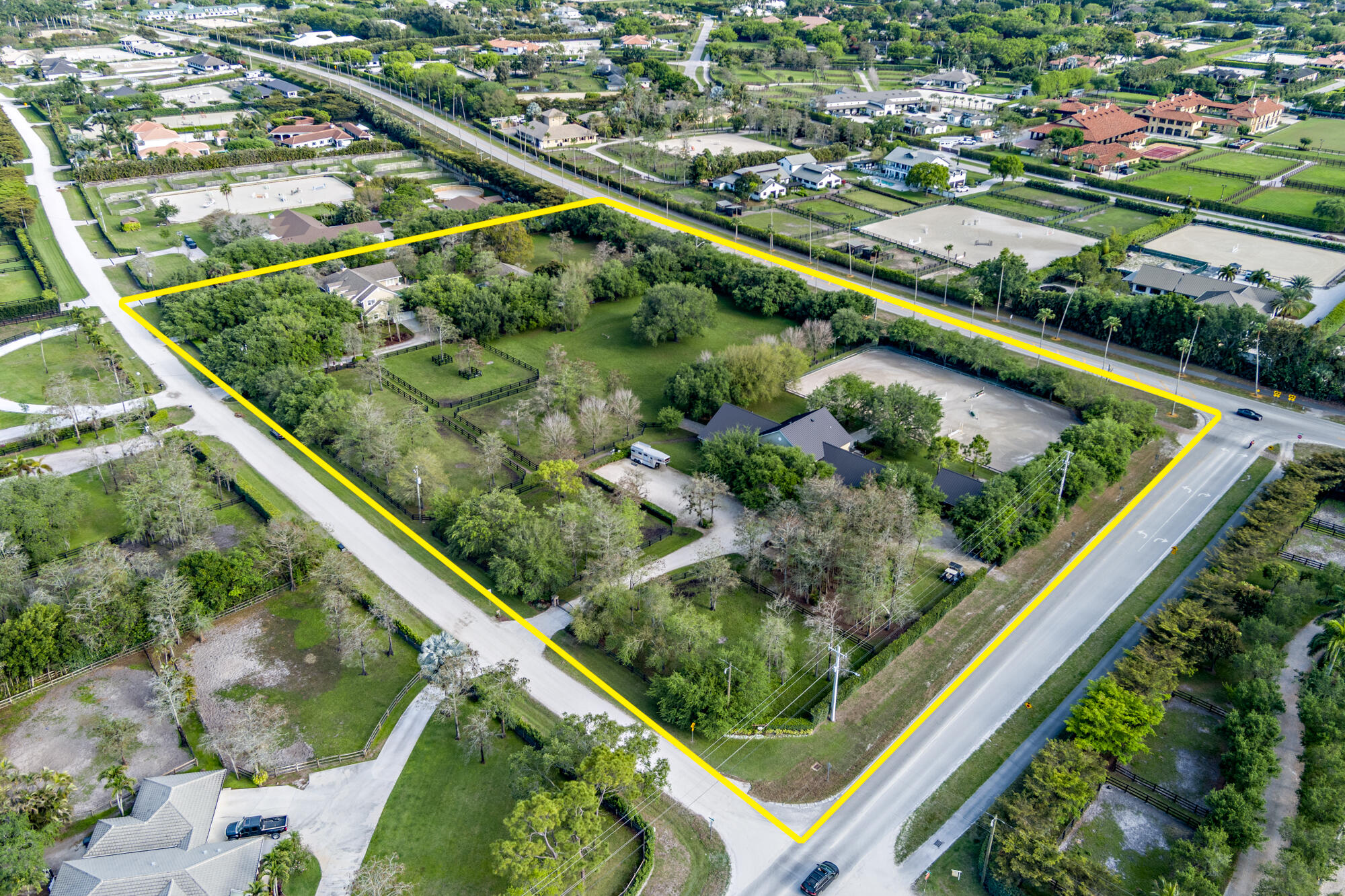 SADDLE TRAIL PARK OF WELLINGTON - Residential