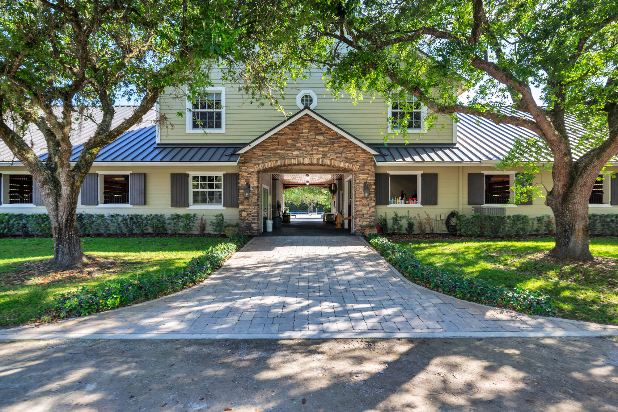 SADDLE TRAIL PARK OF WELLINGTON - Residential