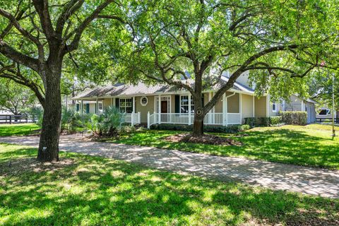 Photo of 14366 Belmont Trace, Wellington, FL 33414 (MLS # B26011191)