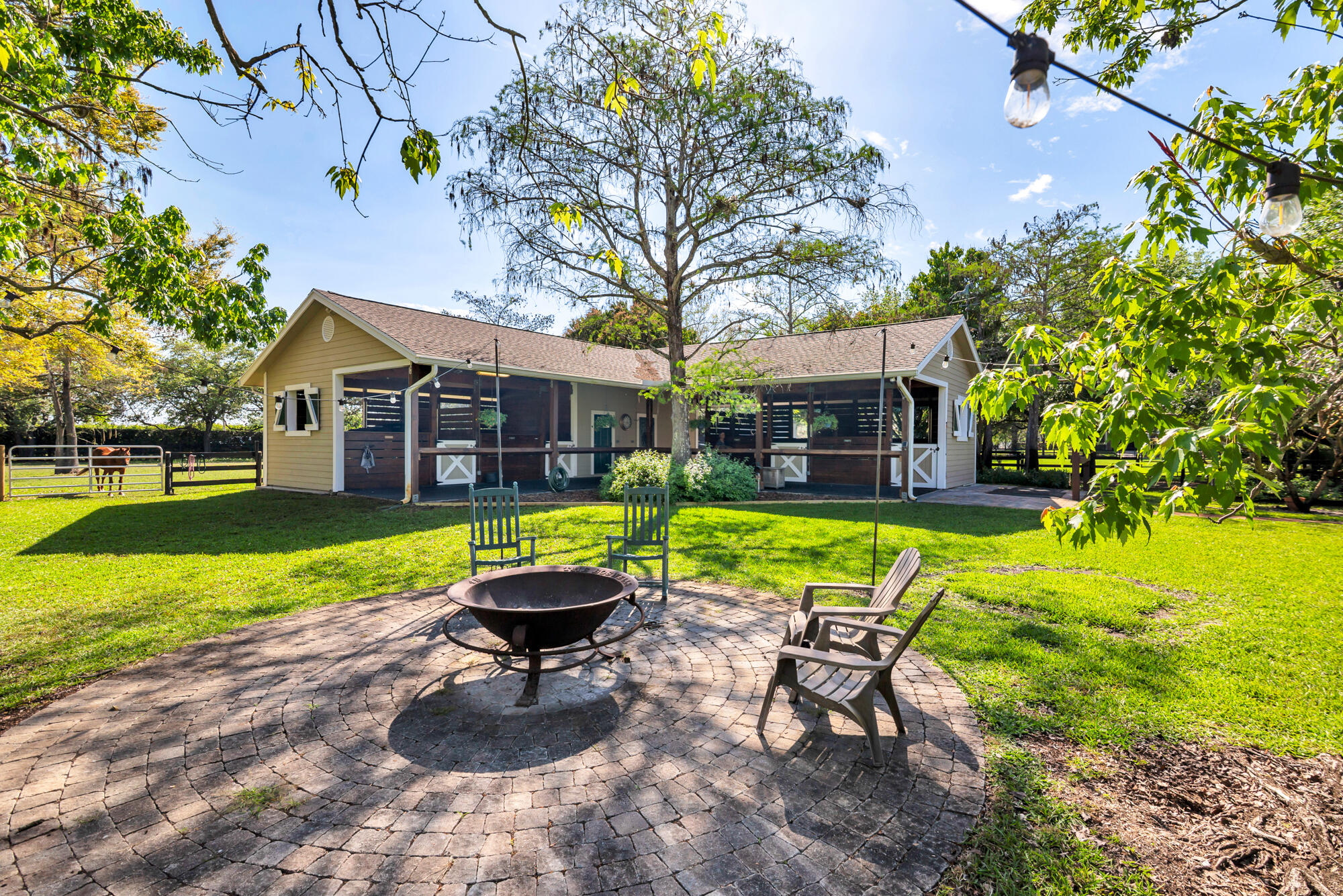 SADDLE TRAIL PARK OF WELLINGTON - Residential