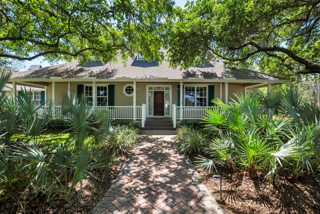 Photo of 14366 Belmont Trace, Wellington, FL 33414 (MLS # B26011191)