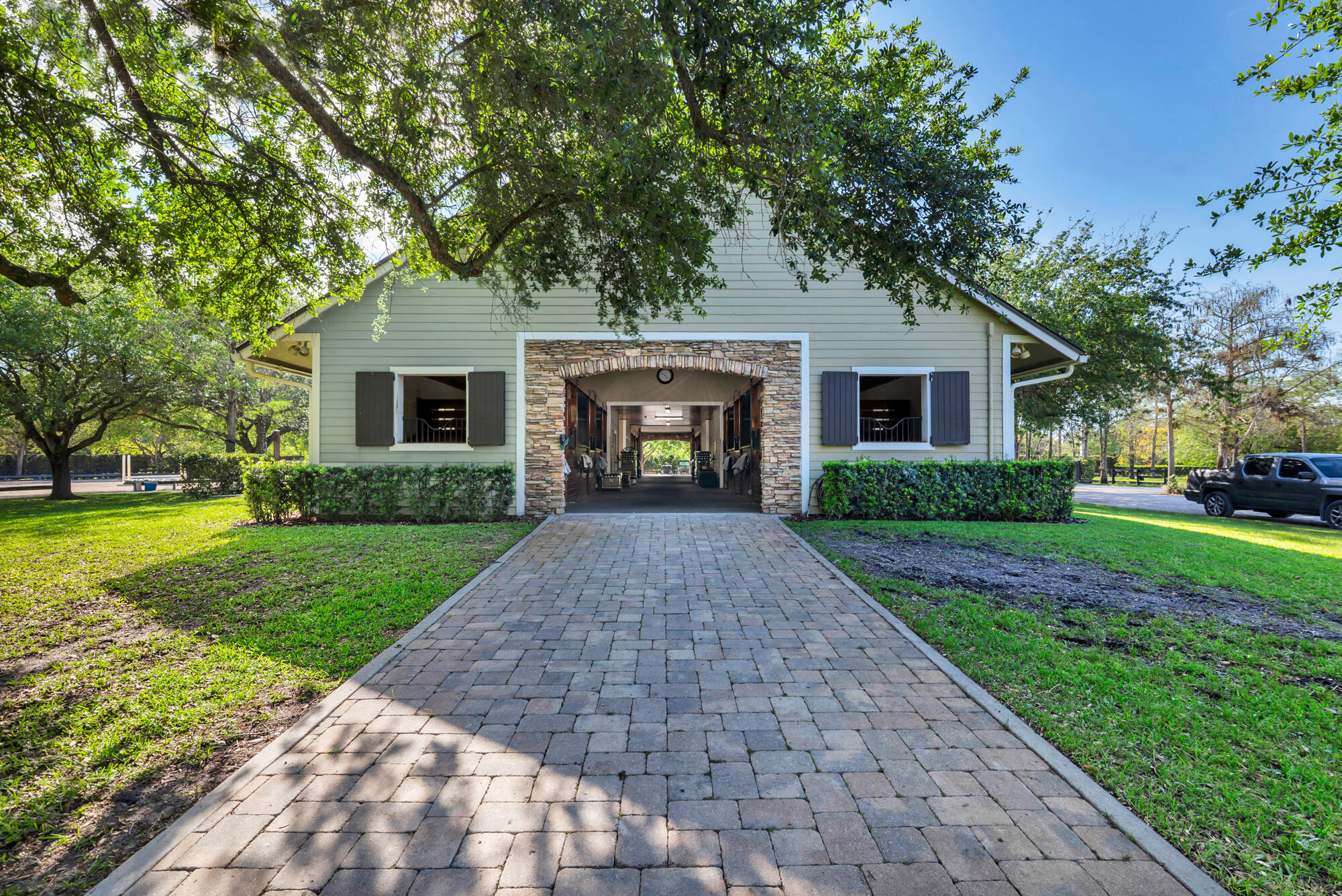 SADDLE TRAIL PARK OF WELLINGTON - Residential