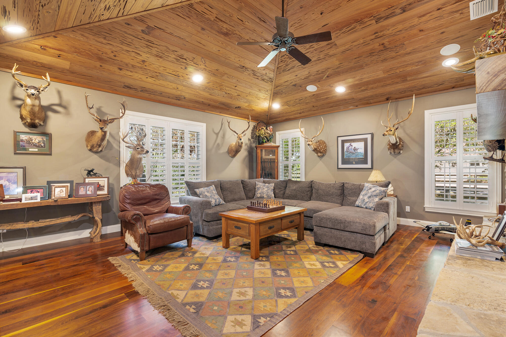 SADDLE TRAIL PARK OF WELLINGTON - Residential