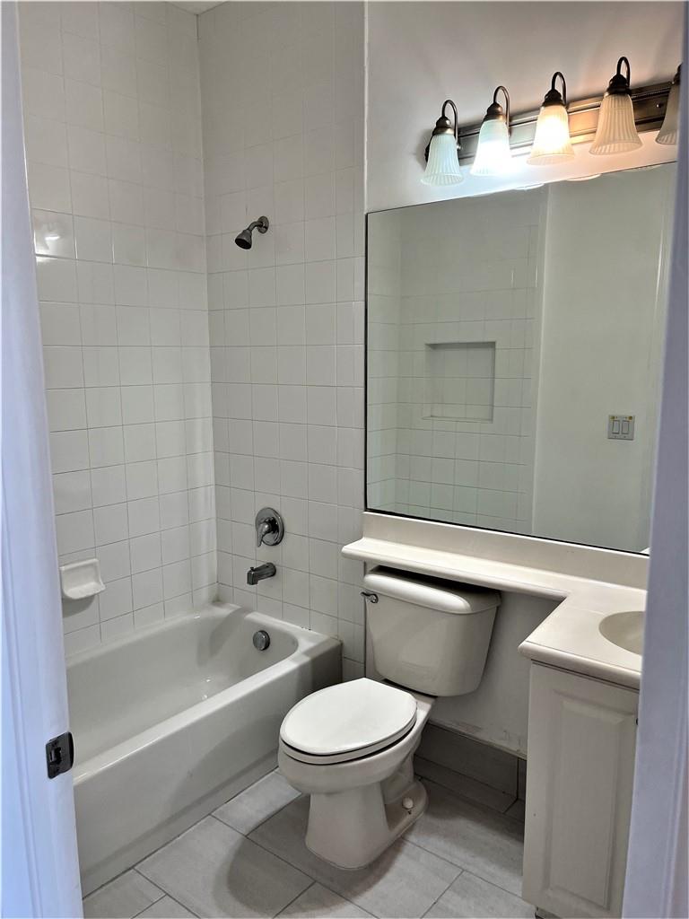 Sunset Falls 1 175-40 B - Residential Lease