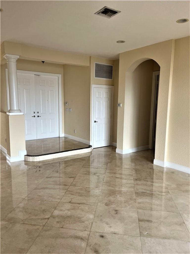 Sunset Falls 1 175-40 B - Residential Lease