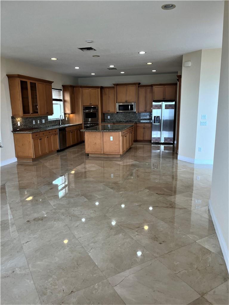 Sunset Falls 1 175-40 B - Residential Lease