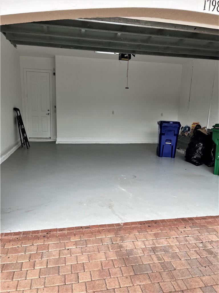 Sunset Falls 1 175-40 B - Residential Lease