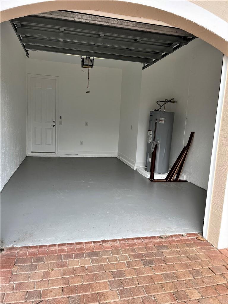 Sunset Falls 1 175-40 B - Residential Lease