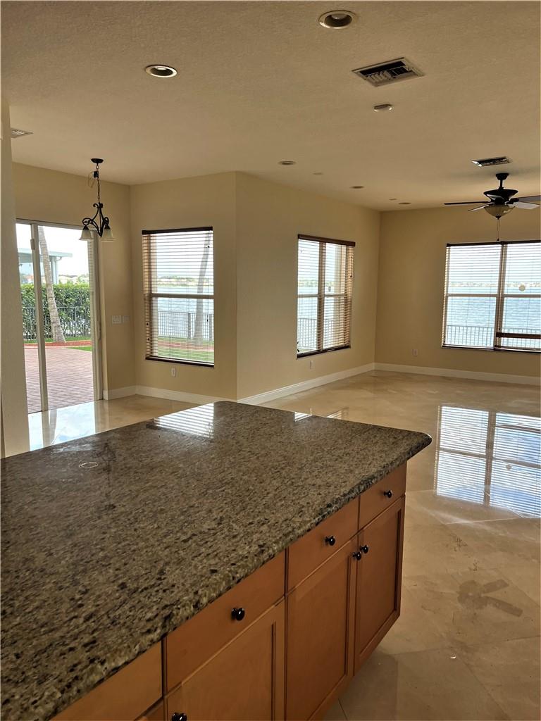 Sunset Falls 1 175-40 B - Residential Lease