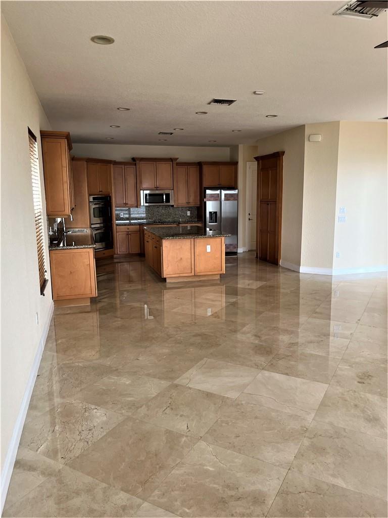 Sunset Falls 1 175-40 B - Residential Lease