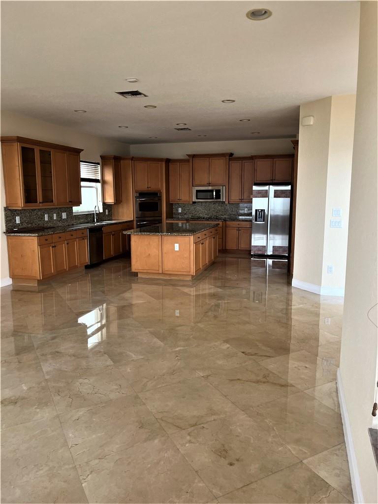 Sunset Falls 1 175-40 B - Residential Lease