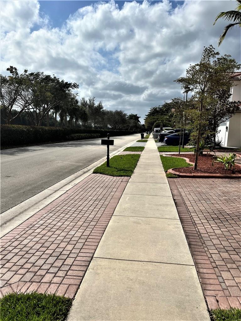 Sunset Falls 1 175-40 B - Residential Lease