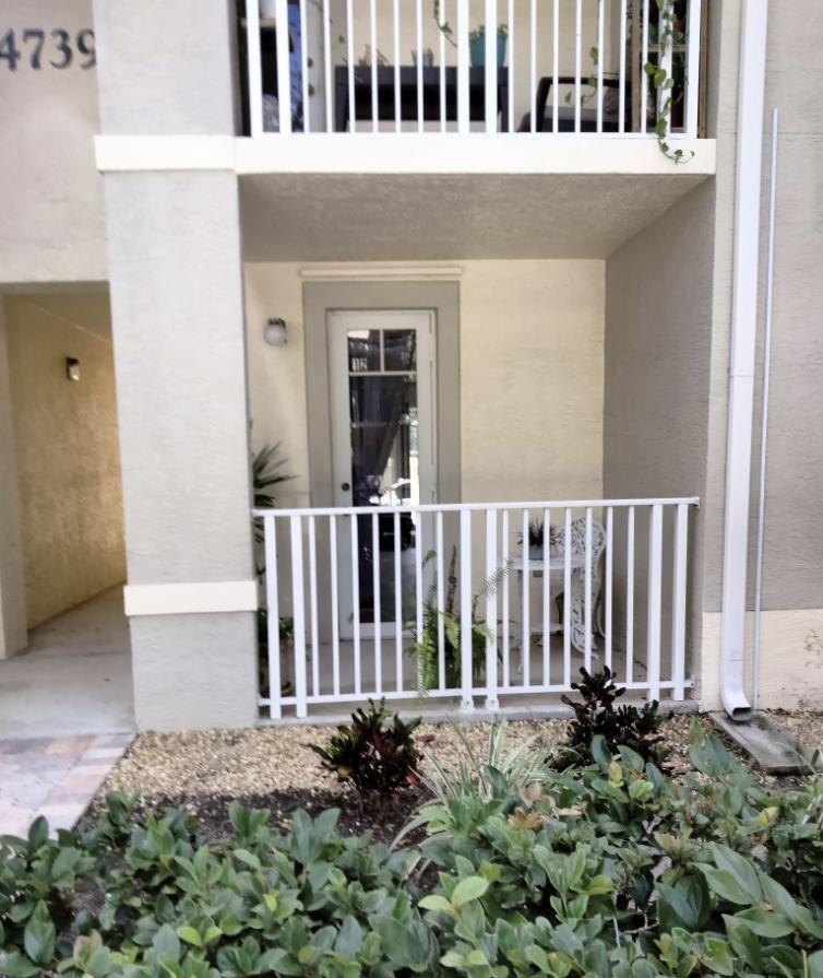Renovated first level condo with hurricane windows. Walking distance to all shops, baseball and dining. Cable, internet and water included. Fully furnished.