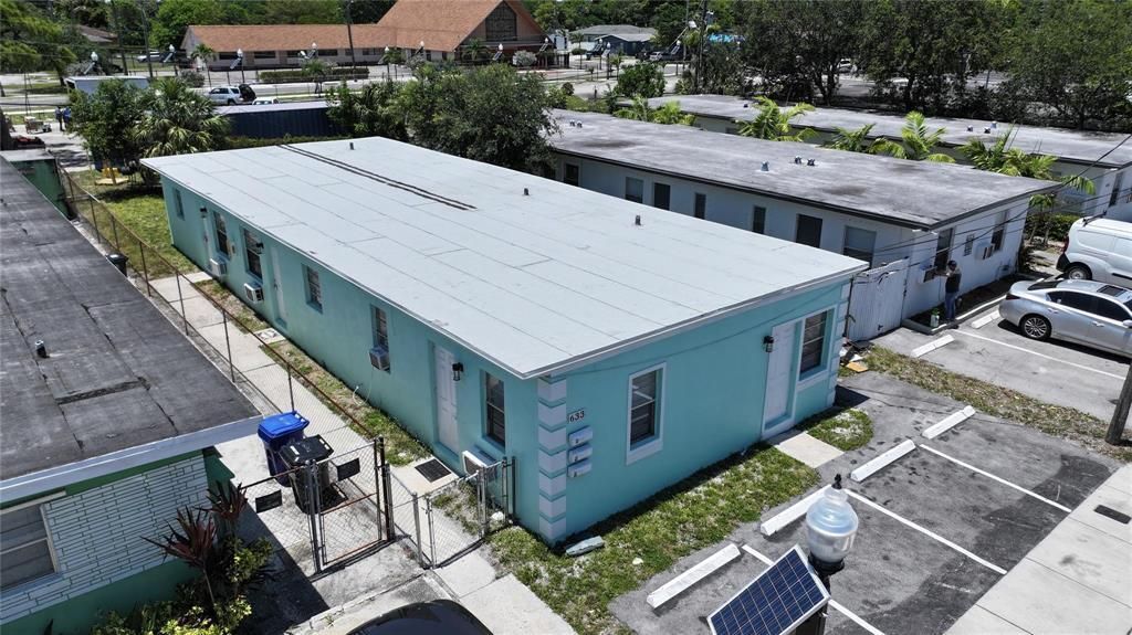 Photo of 633 NW 15th Terrace, Fort Lauderdale, FL 33311 (MLS # B26030789)