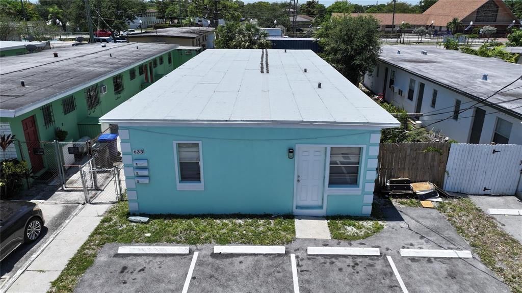 Photo of 633 NW 15th Terrace, Fort Lauderdale, FL 33311 (MLS # B26030789)