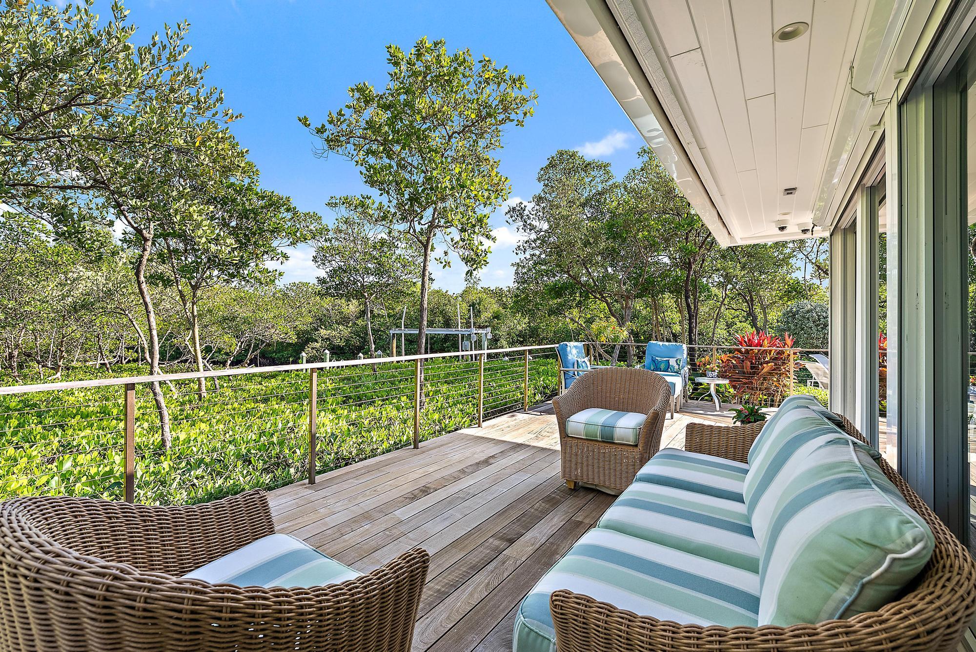 JUPITER ISLAND - Residential