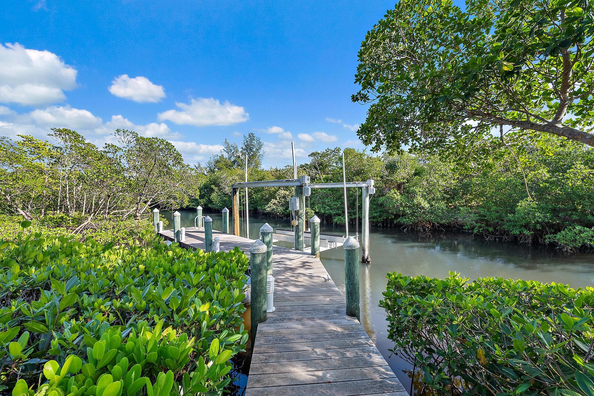 JUPITER ISLAND - Residential