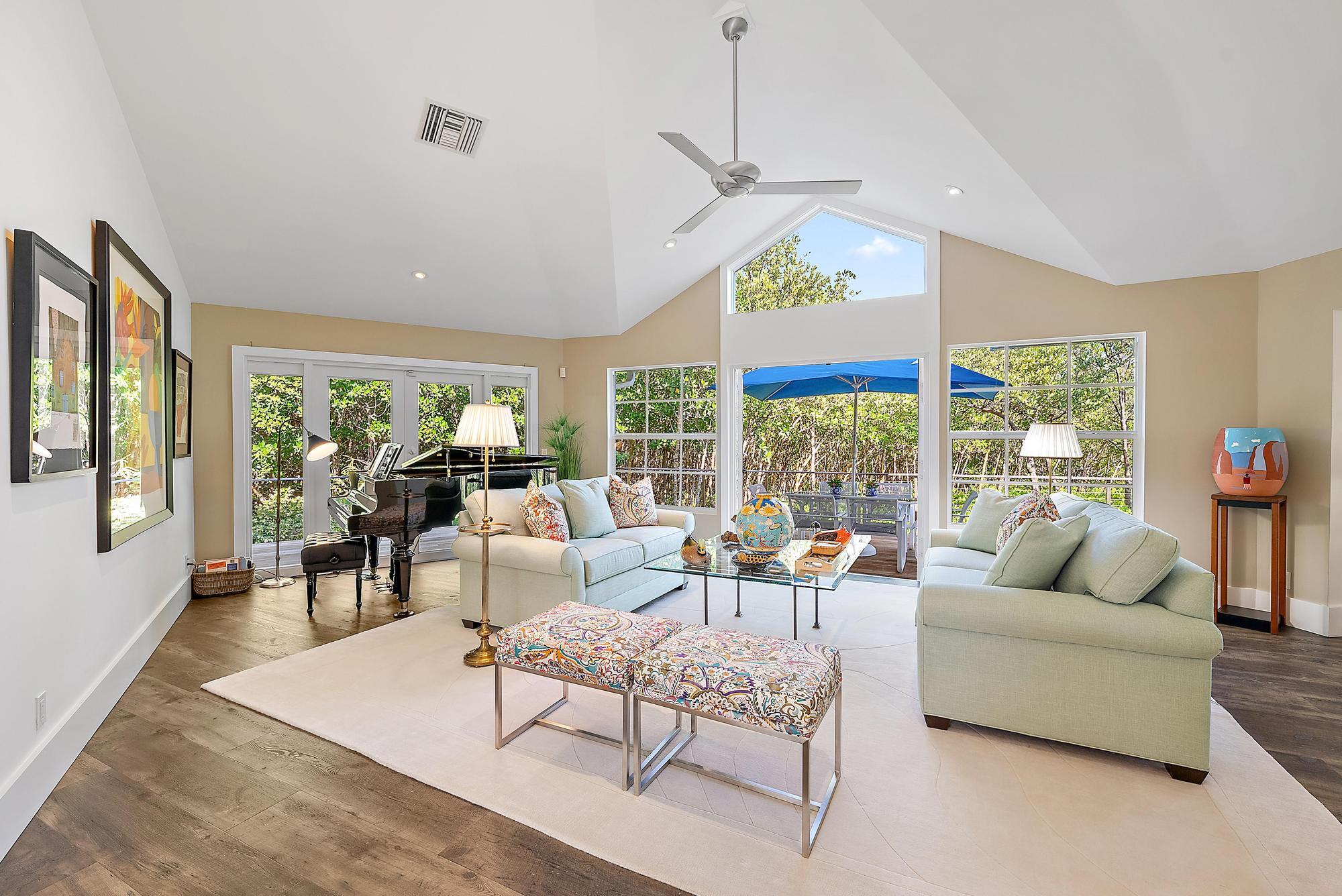 JUPITER ISLAND - Residential