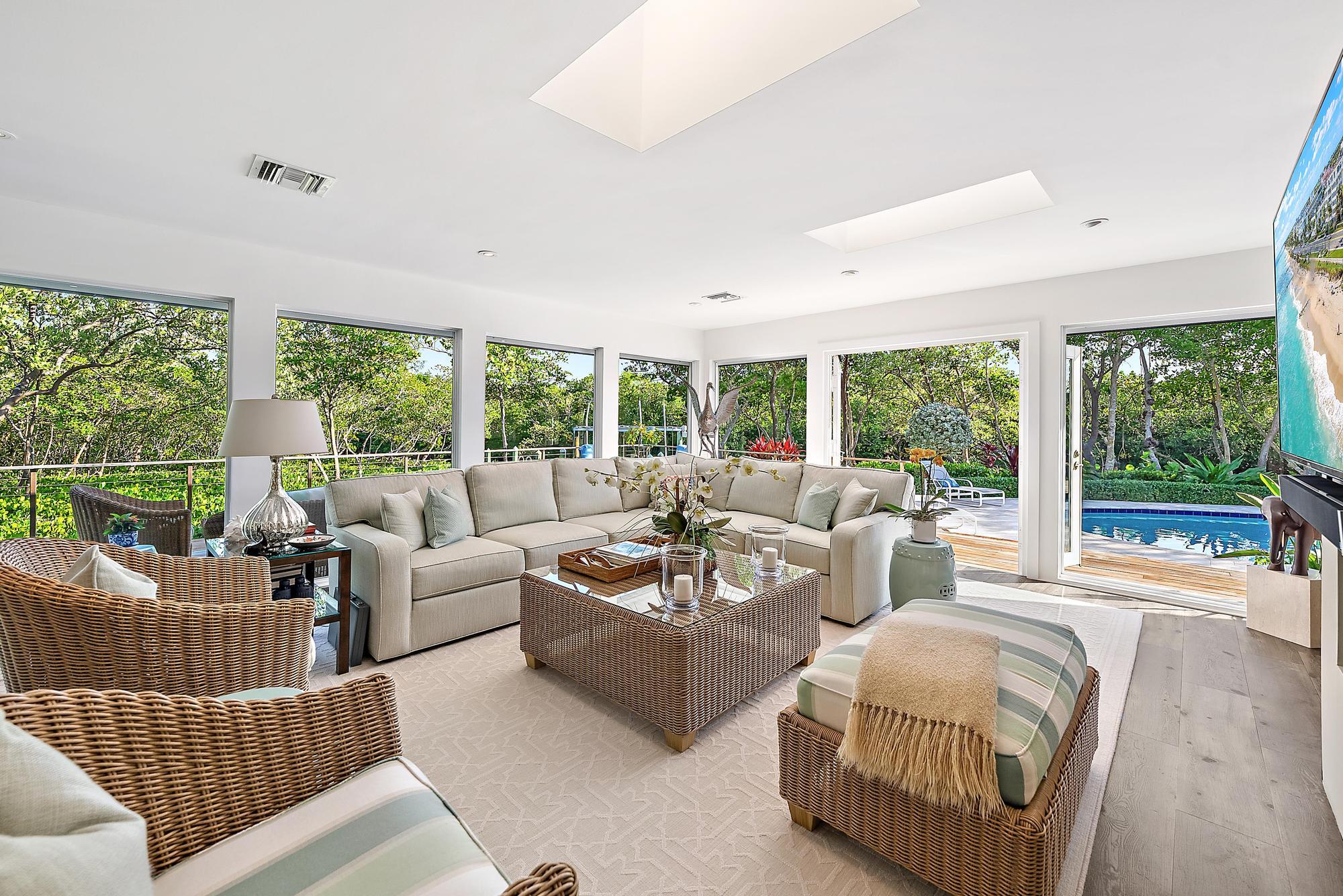 JUPITER ISLAND - Residential