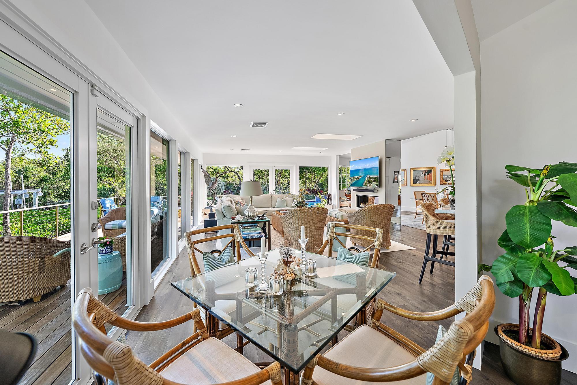 JUPITER ISLAND - Residential