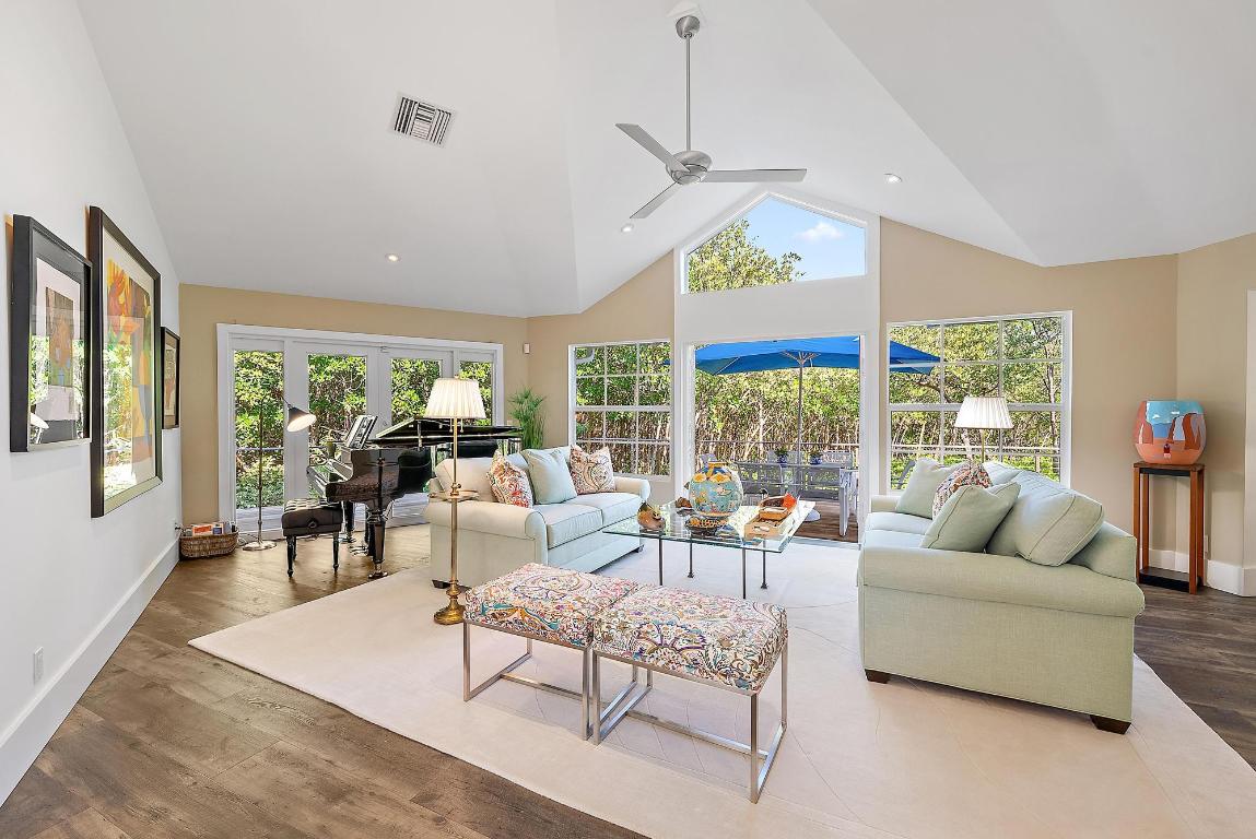 JUPITER ISLAND - Residential