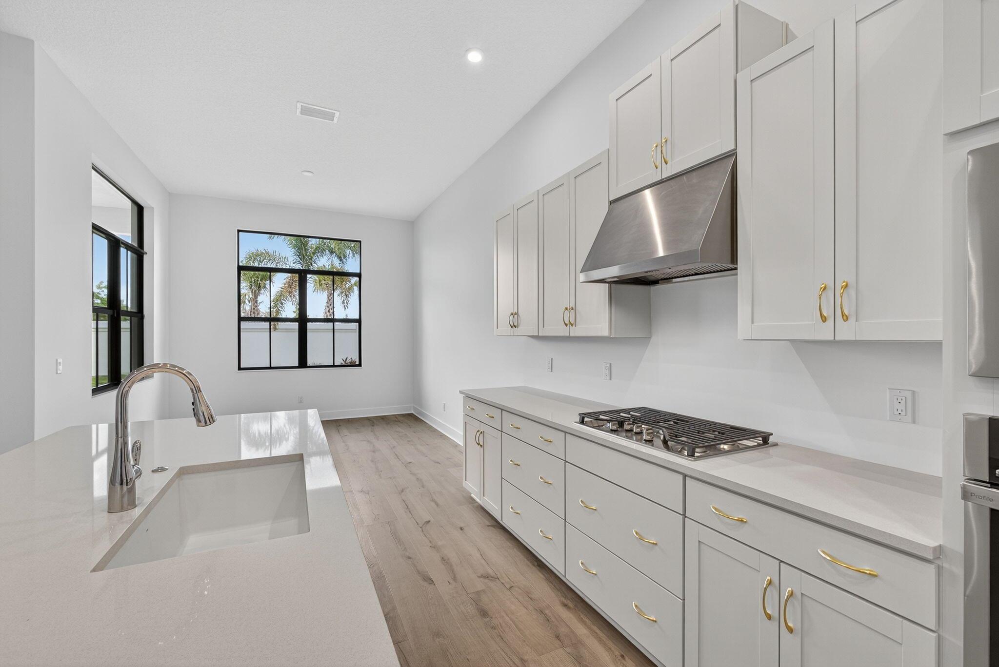 AVENIR POD 20 - Residential Lease