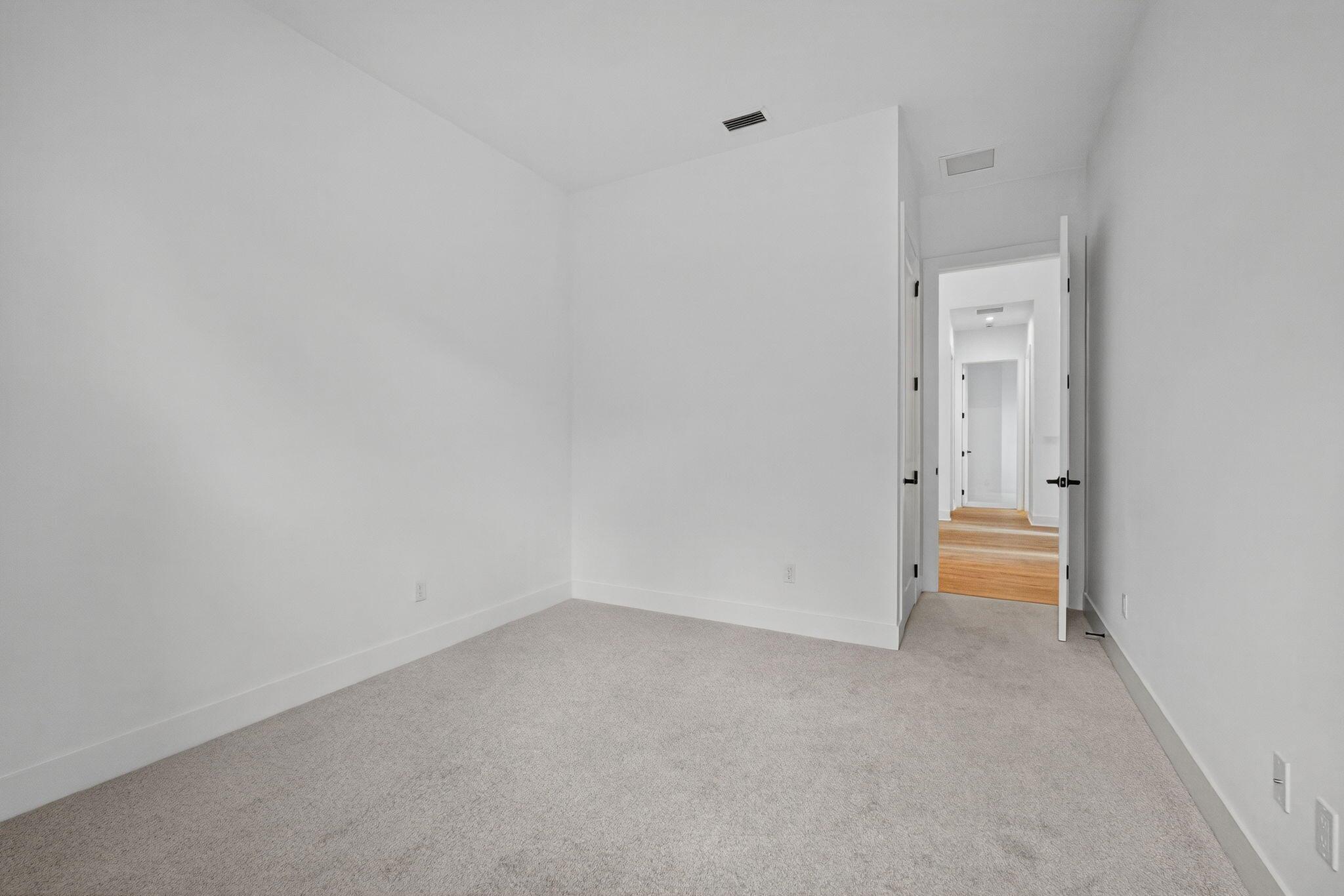 AVENIR POD 20 - Residential Lease