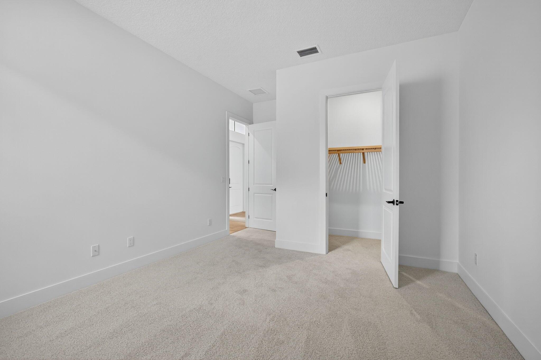 AVENIR POD 20 - Residential Lease