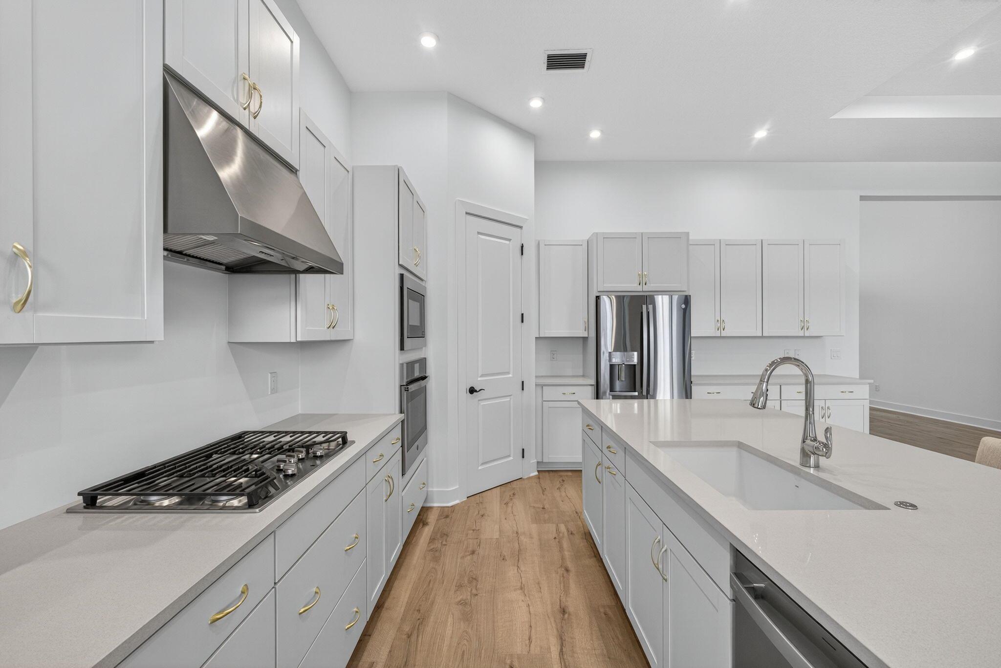 AVENIR POD 20 - Residential Lease