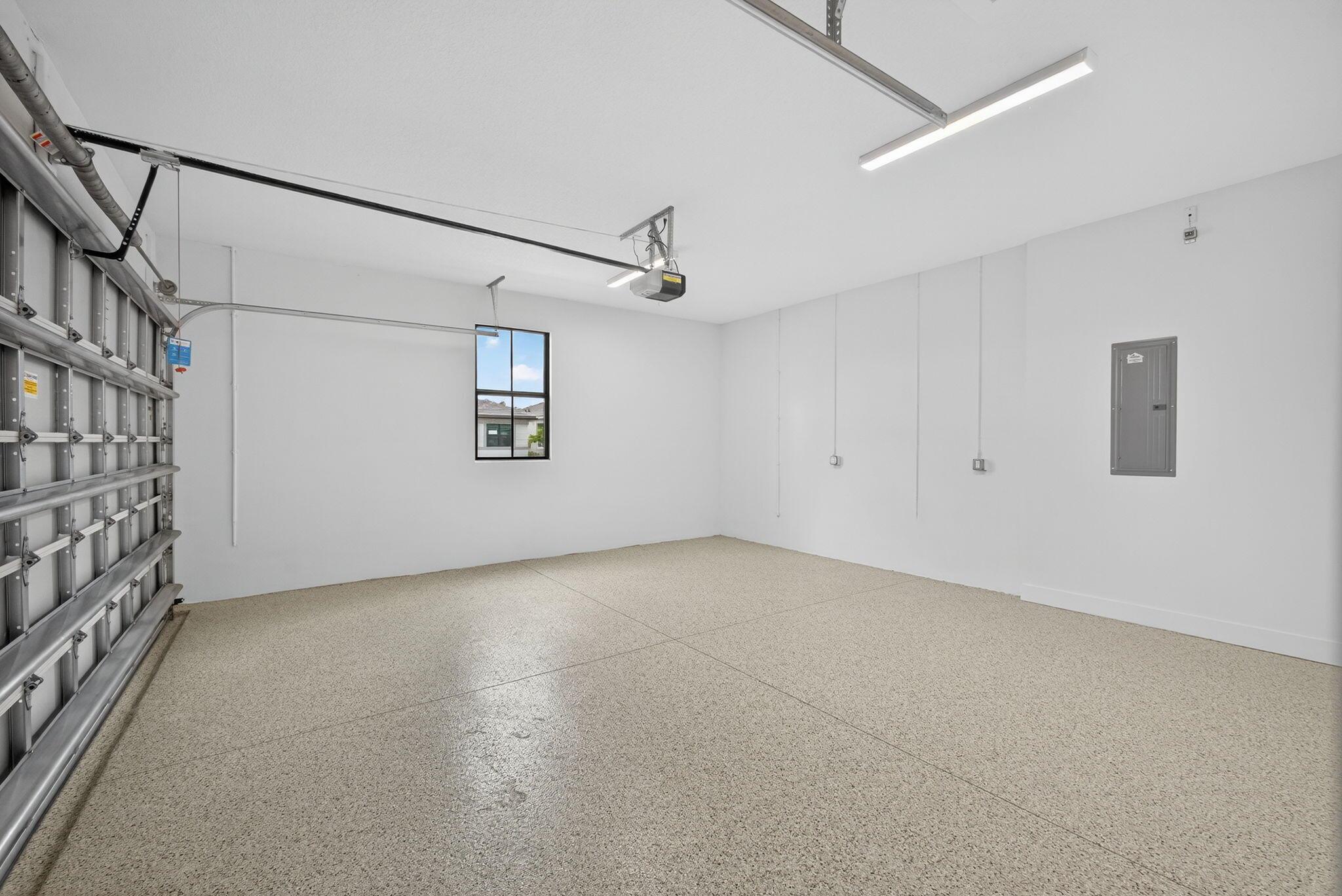 AVENIR POD 20 - Residential Lease