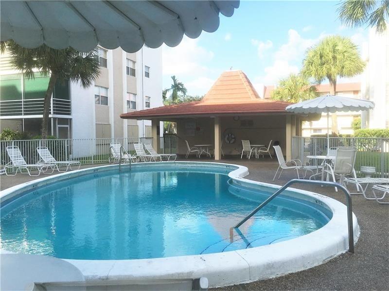 LAS VISTAS F IN INVERRARY - Residential