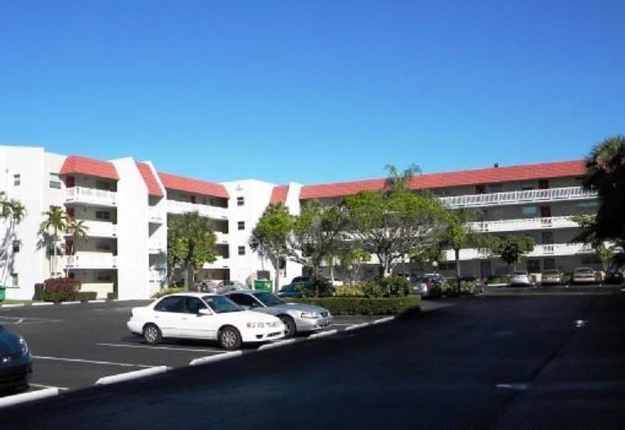 CHARMING 2 bedroom/2 bathroom condo in the incredible Las Vistas in Inverrary Community located in Lauderhill! Features a beautiful kitchen with white wood cabinets. Both bedrooms have very ample & convenient walk-in closets. Enjoy marvelous lake views from the comfort of the screened balcony of your master bedroom & living room. Spectacular 55+ gated community offers many amenities for your enjoyment & entertainment. Close to shopping centers & major highways. Furniture is negotiable. CALL NOW!