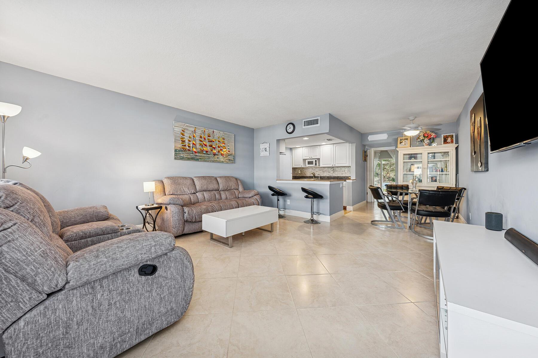 PALM BEACH WHITEHOUSE - Residential Lease