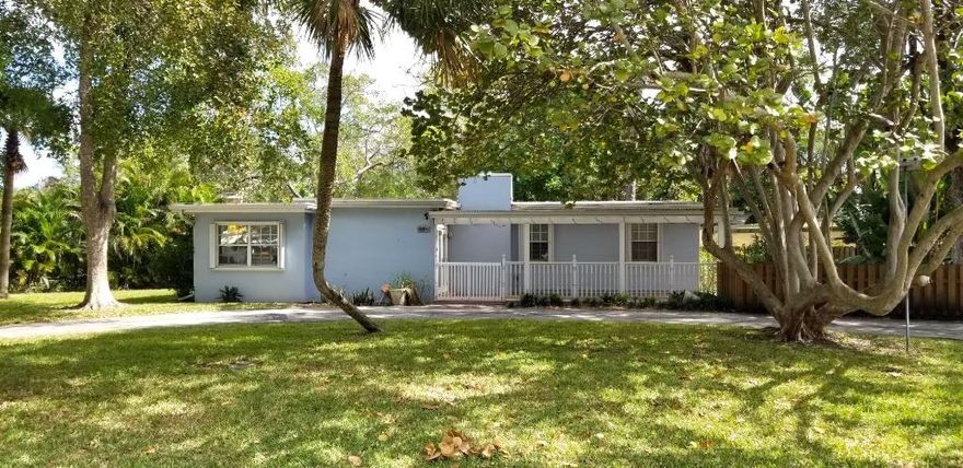 Remodeled 3 bed 2 bath home on over-sized corner lot. Beautiful baths, spa tub, glass block shower. Great kitchenw/work island, wine refrigerator. Fresh paint, crown molding, fireplace, tile and wood laminate flooring,tanklesswater heater. Lovely yard (basic yard service included), screened porch, BBQ. Minutes to downtown Las Olas andthe beach. Shady Banks neighborhood has 2 parks. Move in condition. Yard NOT fenced. 2 Small, quiet petsconsidered. NO SMOKERS.  No AGGRESSIVE BREED DOGS.