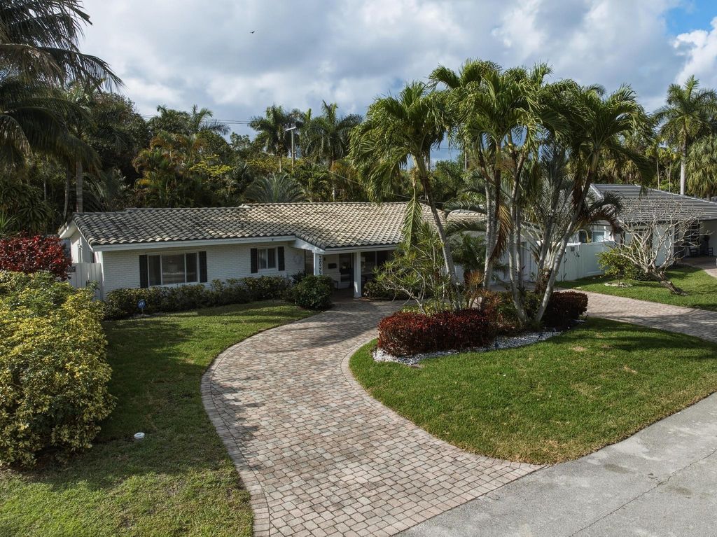 Photo of 3036 NE 19 Street, Fort Lauderdale, FL 33305 (MLS # F10552066)